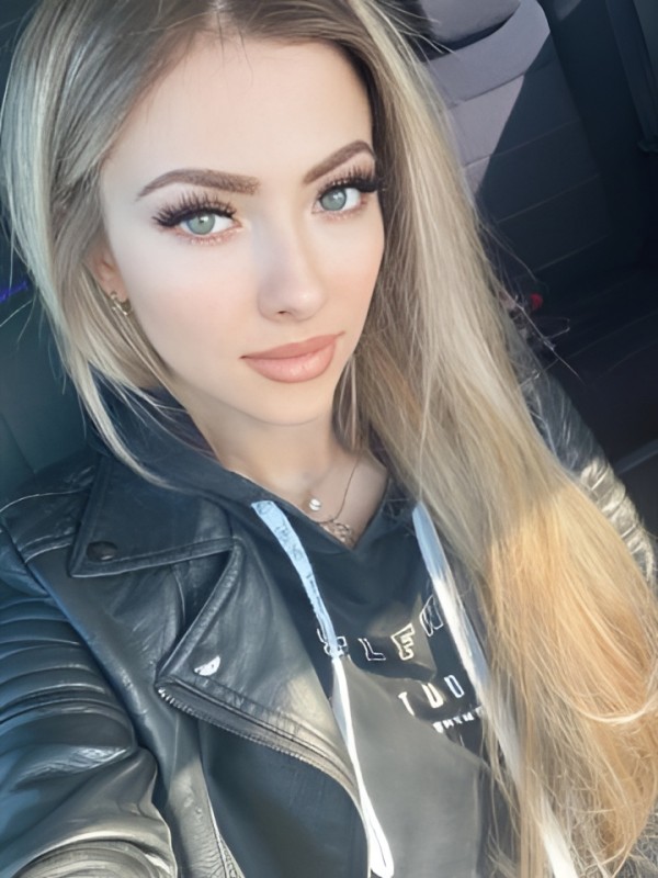 Елена привлекательная девушка из Владикавказа цена от 10000 руб