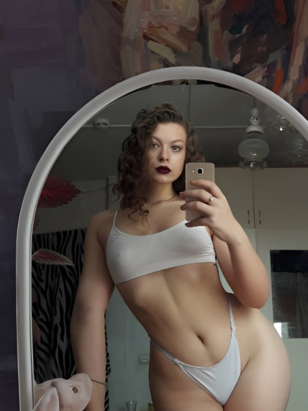 Снежана привлекательная девушка из Владикавказа цена от 3000 руб