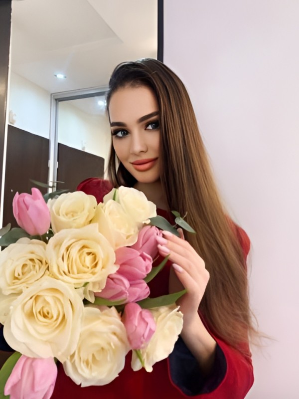 Ярослава привлекательная девушка из Владикавказа цена от 2500 руб