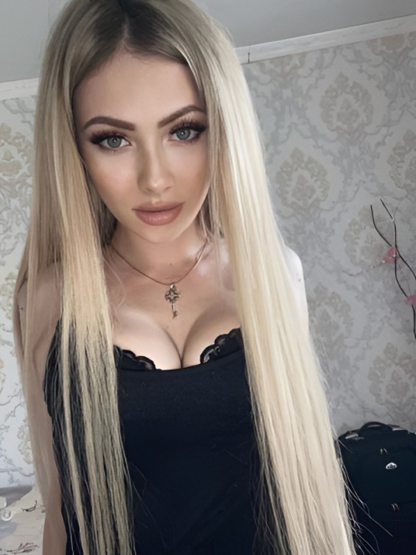 Юстина привлекательная девушка из Владикавказа цена от 5000 руб