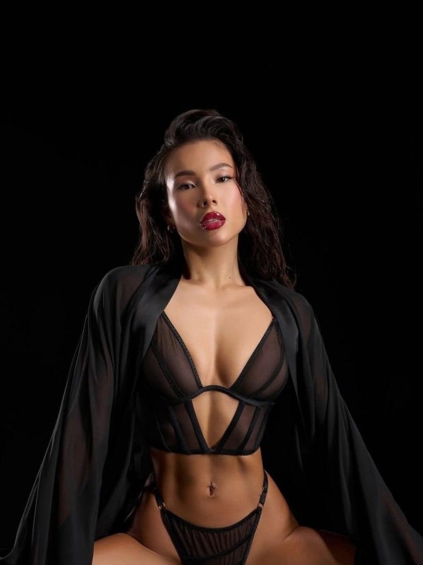 АСЯ привлекательная девушка из Владикавказа цена от 6000 руб