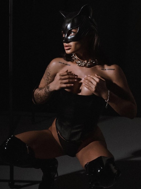 Маруся привлекательная девушка из Владикавказа цена от 8000 руб